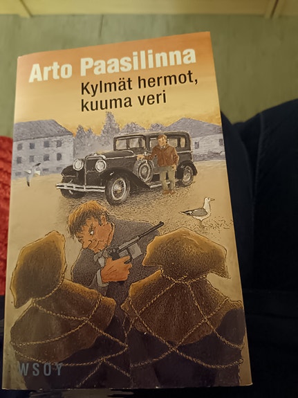 Arto Paasilinna: Kylmät hermot, kuumaveri
