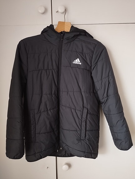Talvitakki 152 cm Adidas ( vetoketju rikki)