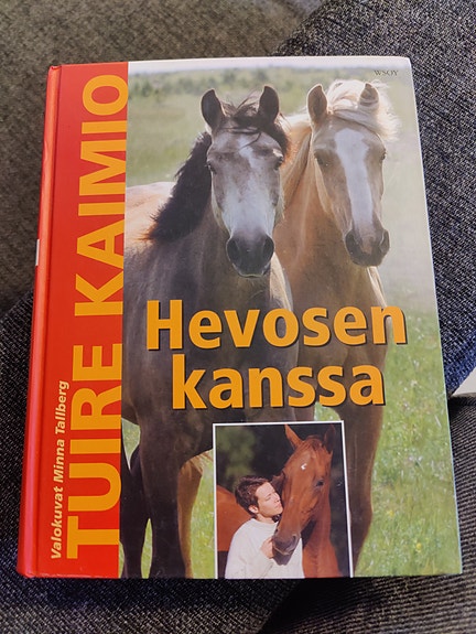 Tuire Kaimio : Hevosen kanssa-kirja