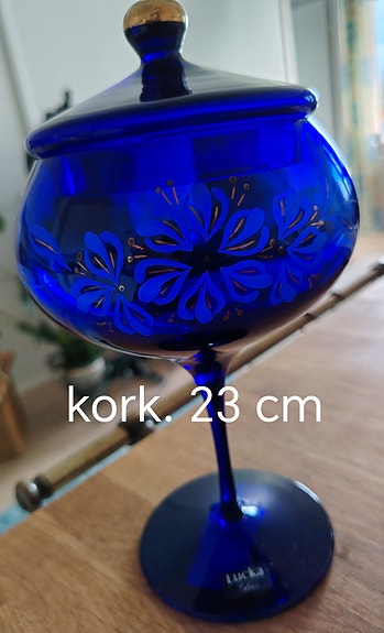 Sininen lasimalja