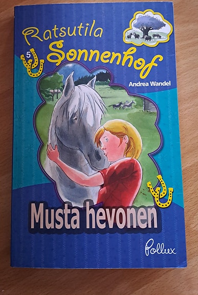 Sonnenhof Musta hevonen kirja