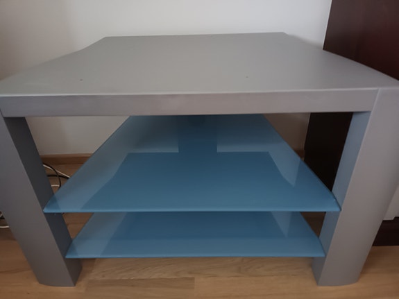Tv-pöytä