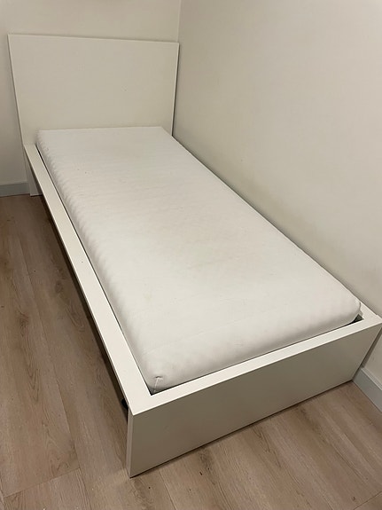 IKEA sänky valkoinen