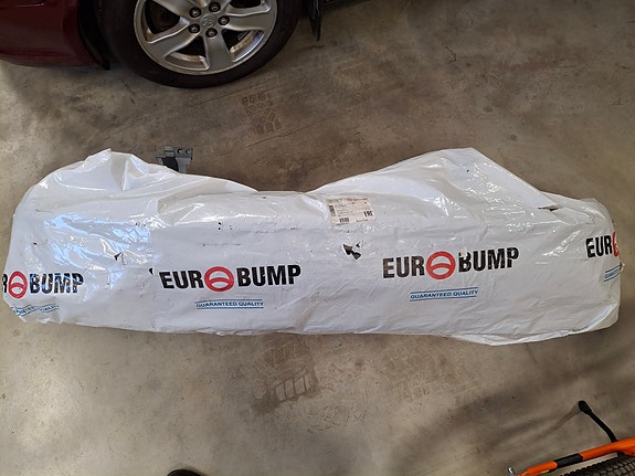 VW Golf Mk4 Uusi etupuskuri