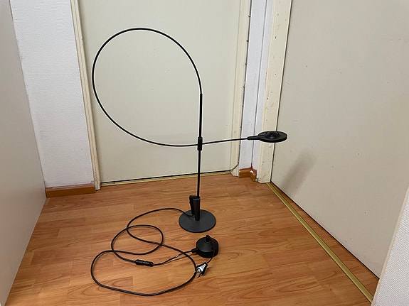 Sirrah Sigla 1 design-lattiavalaisin musta
