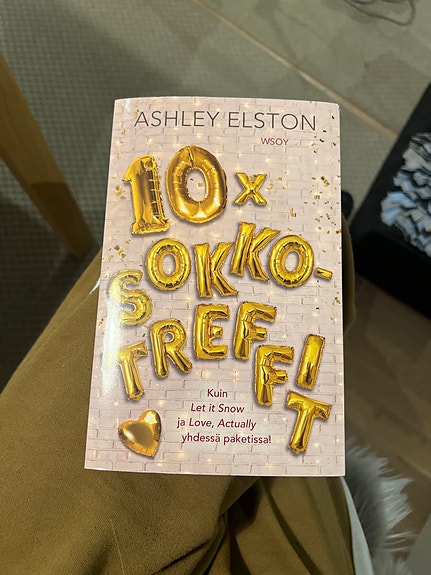 Ashley Elston 10 x sokkotreffit kirja suomi
