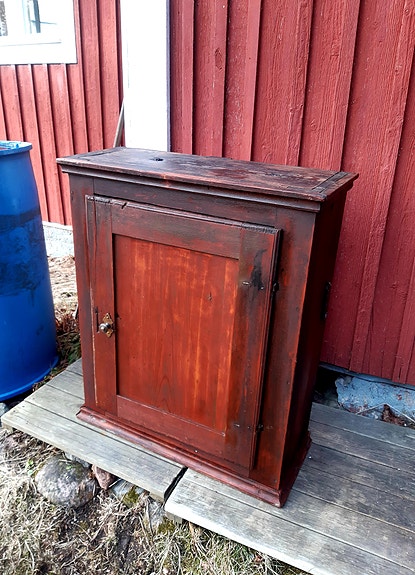 Talonpoikaiskaappi