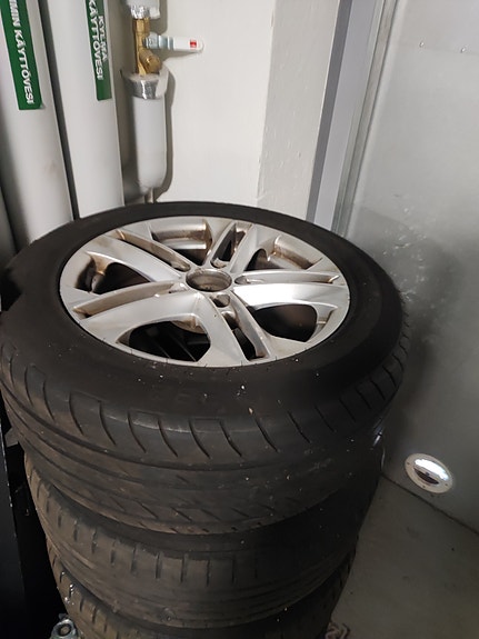 Triangle VI-388 kesärenkaat ja alumiinivanteet 225/55R16