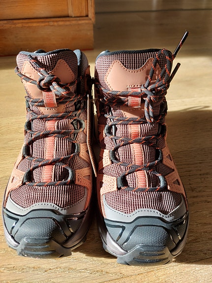 Uudet Salomon vaelluskengät (ovh 165€) koko 36 2/3 (Saa tarjota!)