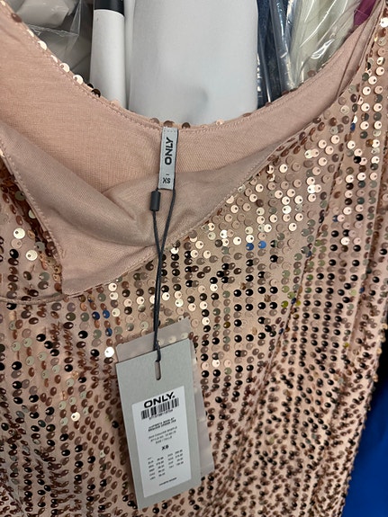 ONLY onlFiesta Singlet iltapuku XS kulta paljetit