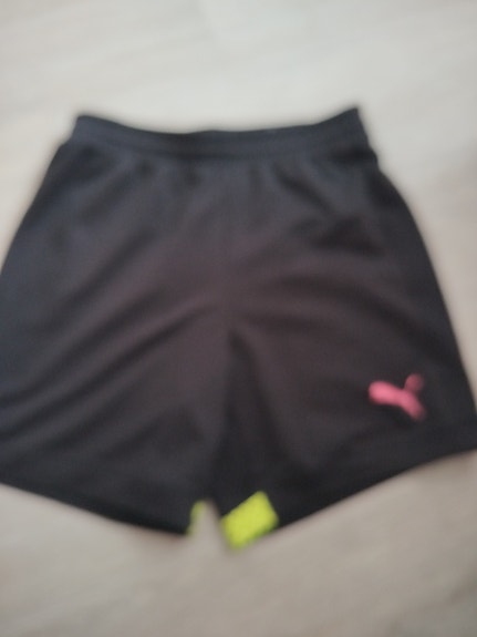 Puma treenishortsit