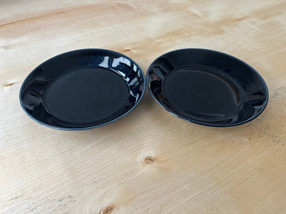 Iittala lautaset musta