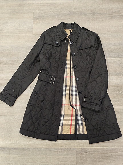 Burberry Brit -tikkitakki trenssi (S)