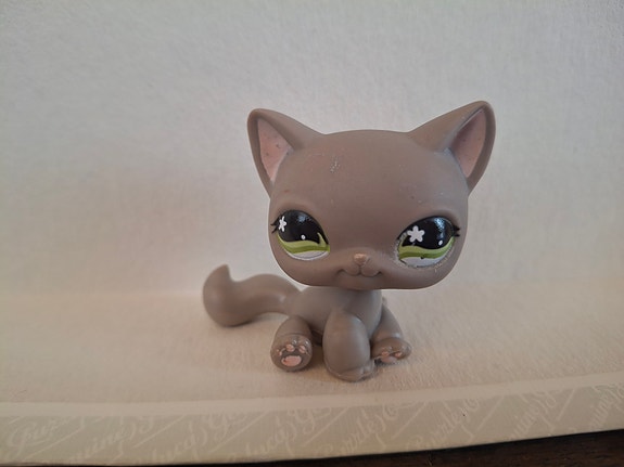 Littlest Pet Shop kissafiguuri harmaa
