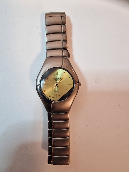 Tissot rannekello unisex metallirannekkeella
