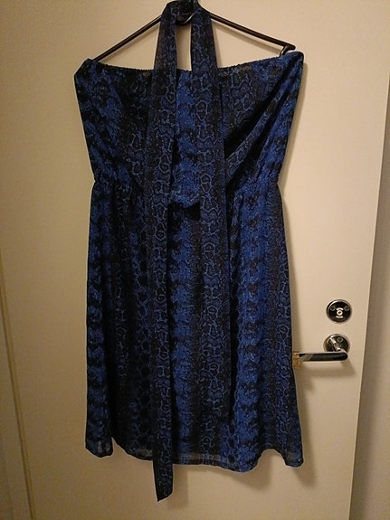 Olkaimeton mekko!