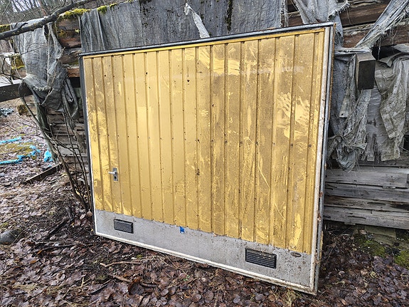 Nosto-ovi autotallin ovi keltainen metallia