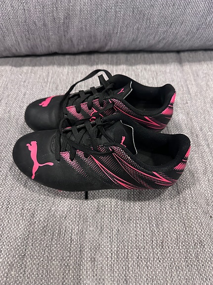 Puma nappulakengät