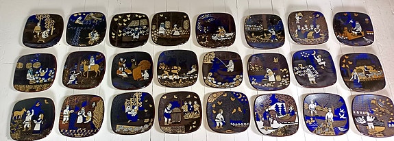 Arabia Kalevala -vuosilautaskokoelma 1976–1999, 24 kpl