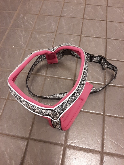 FinNero koiran Y-valjaat pinkki isohko keskikoko