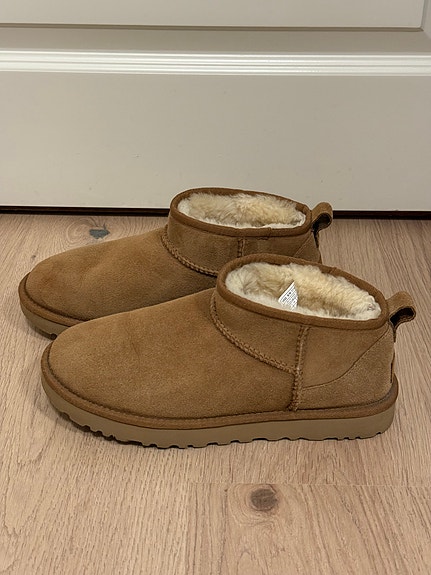 UGG Classic Ultra mini