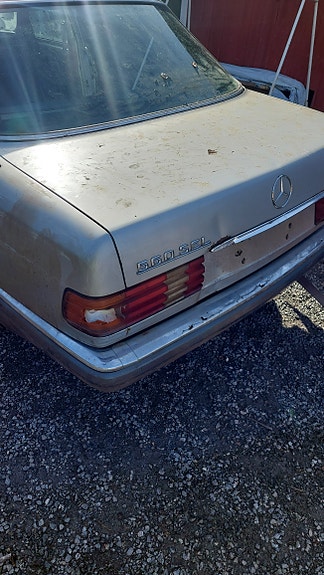 MB 560SEL W126 Takaluukku