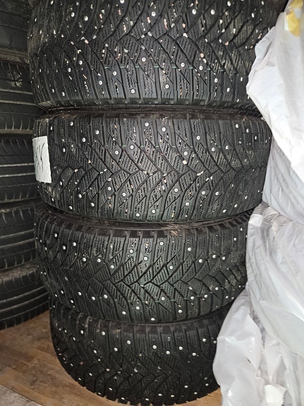 Triangle nastarenkaat 225/55 R16
