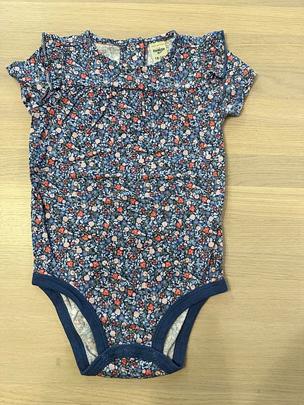 Lyhythihainen body 86
