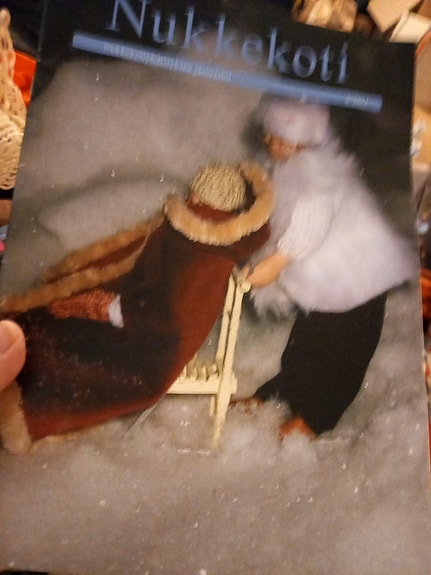 Nukkekoti lehti annetaan