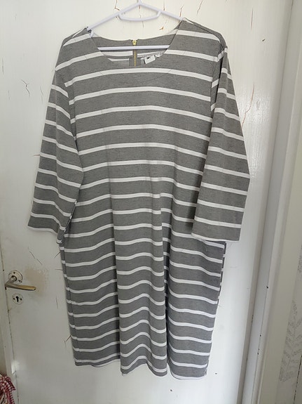 Harmaa-Valkoinen Mekko, Pola, XL