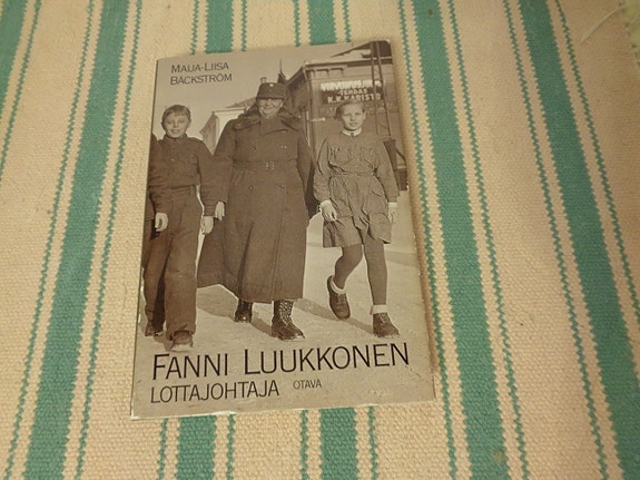 Kirja - Fanni Luukkonen : Lottajohtaja