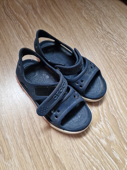 Crocs sandaalit