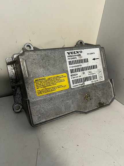 Volvo V70 mk3 airbag ohjainyksikkö