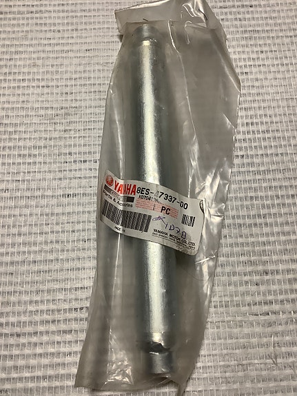 8ES-47337-00 takapukin akseli YAMAHA  RS Ventura,ym