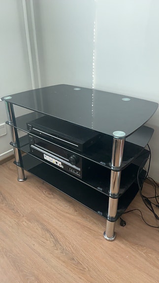 Lasinen tv taso