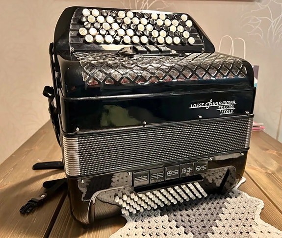 Lasse Pihlajamaa Classic 2 37/B (melodiabasso)