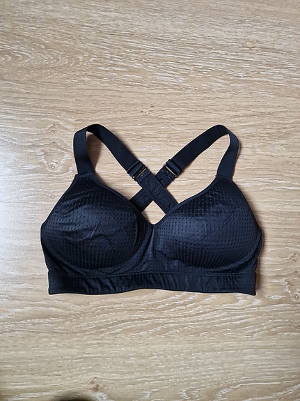 H&m urheilu rintaliivit