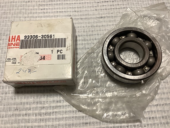 93306-30562 Laakeri YAMAHA XJR 1200,TZ250,