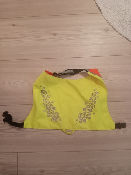 Pienen koiran heijastinliivi, uusi
