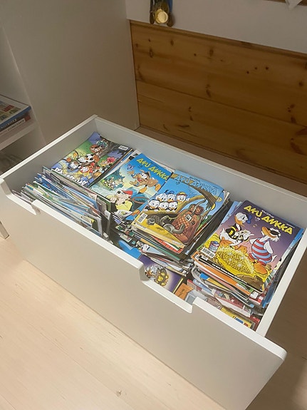 Laatikollinen Aku Ankkoja, taskukirjoja, Roope setiä ym.