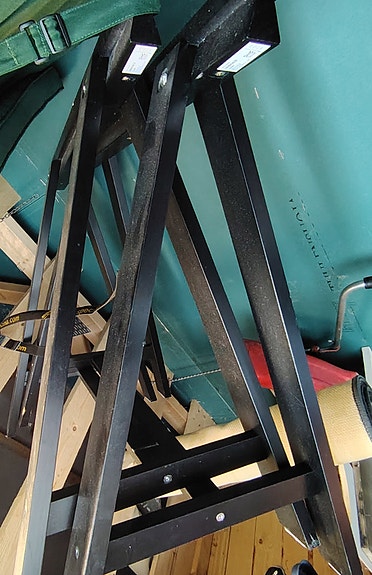 IKEA pöydän jalat musta puu