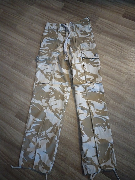 Naisten camo-housut/ UUDET