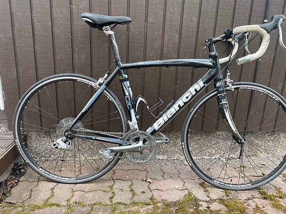 Bianchi maantiepyörä 55 cm 28" unisex