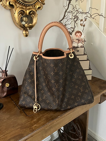 Louis Vuitton Artsy kuitilla sis postit