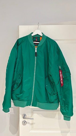 Alpha Industries MA-1 bomber takki