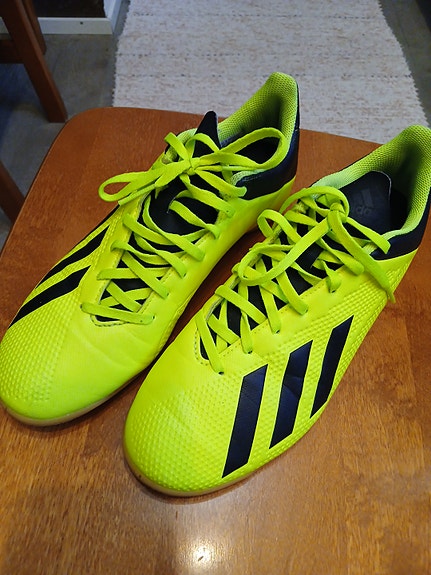 Adidas sisäpelikengät 41/42