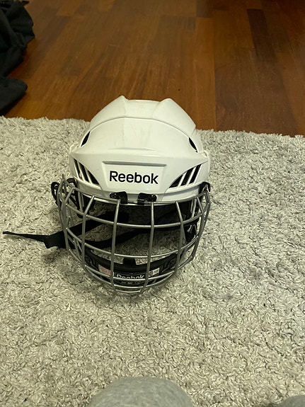 Reebok jääkiekkokypärä