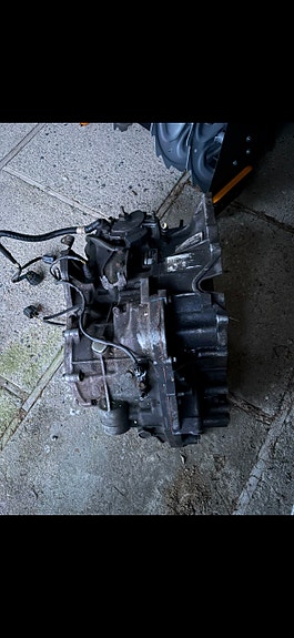 Volvo V70 D5 mk2 automaattivaihdelaatikko