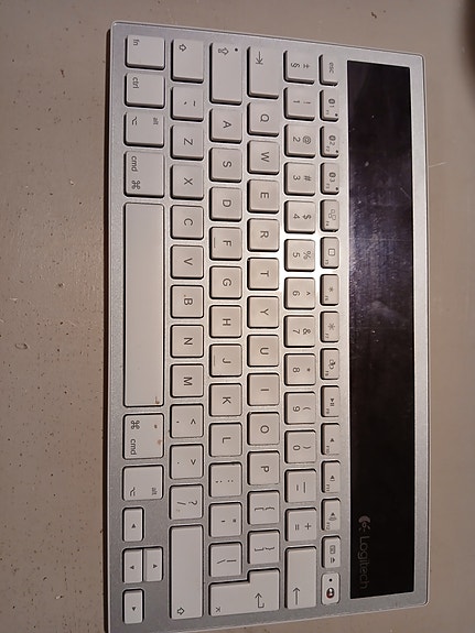 Logitech K760 näppäimistö valkoinen
