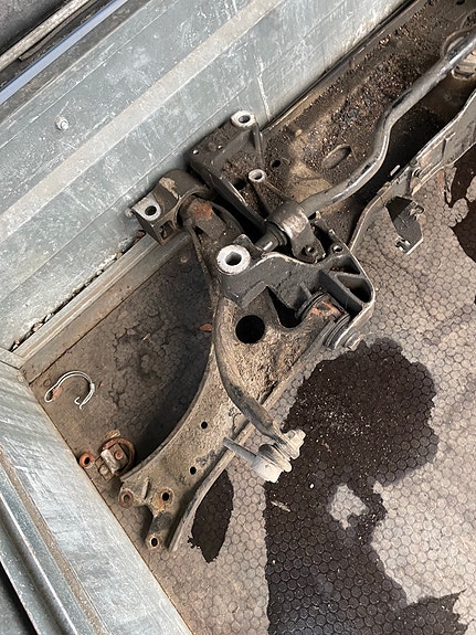 Apurunko,kallistuksen vakaaja ja tukivarret,VW GOLF VAN VI Variant (AJ5) 1.6 TDi